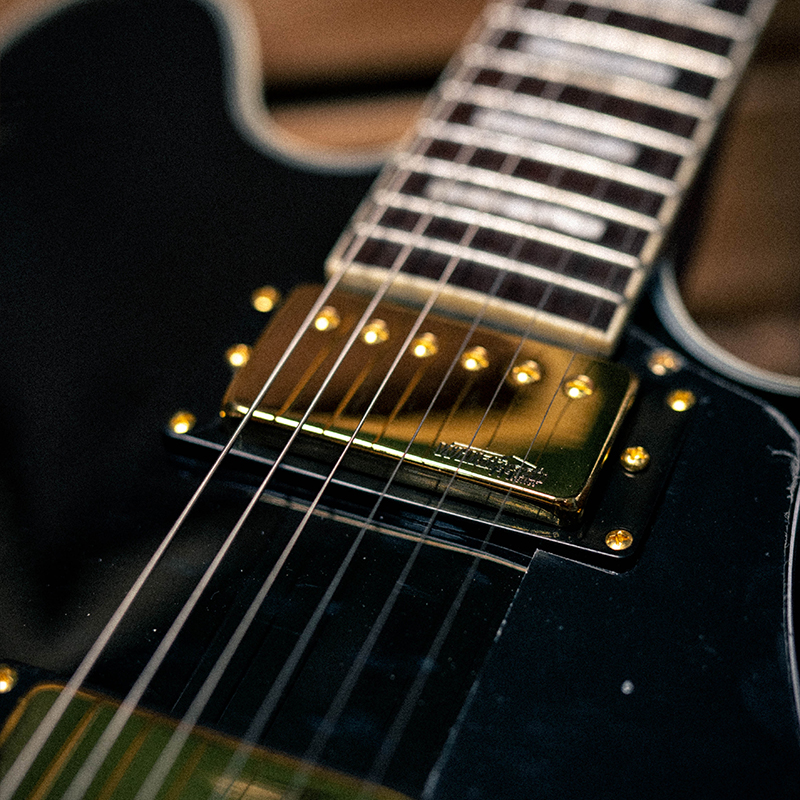 Vintage VSA500 ReIssued Semi Acoustic Guitar [Gloss Black]