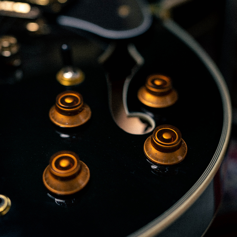 Vintage VSA500 ReIssued Semi Acoustic Guitar [Gloss Black]