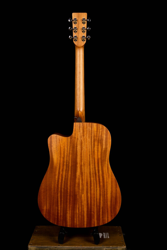 กีตาร์โปร่งไฟฟ้า Kazuki Soul Series DC-E