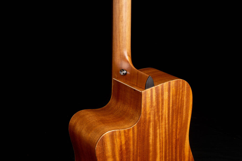 กีตาร์โปร่งไฟฟ้า Kazuki Soul Series DC-E