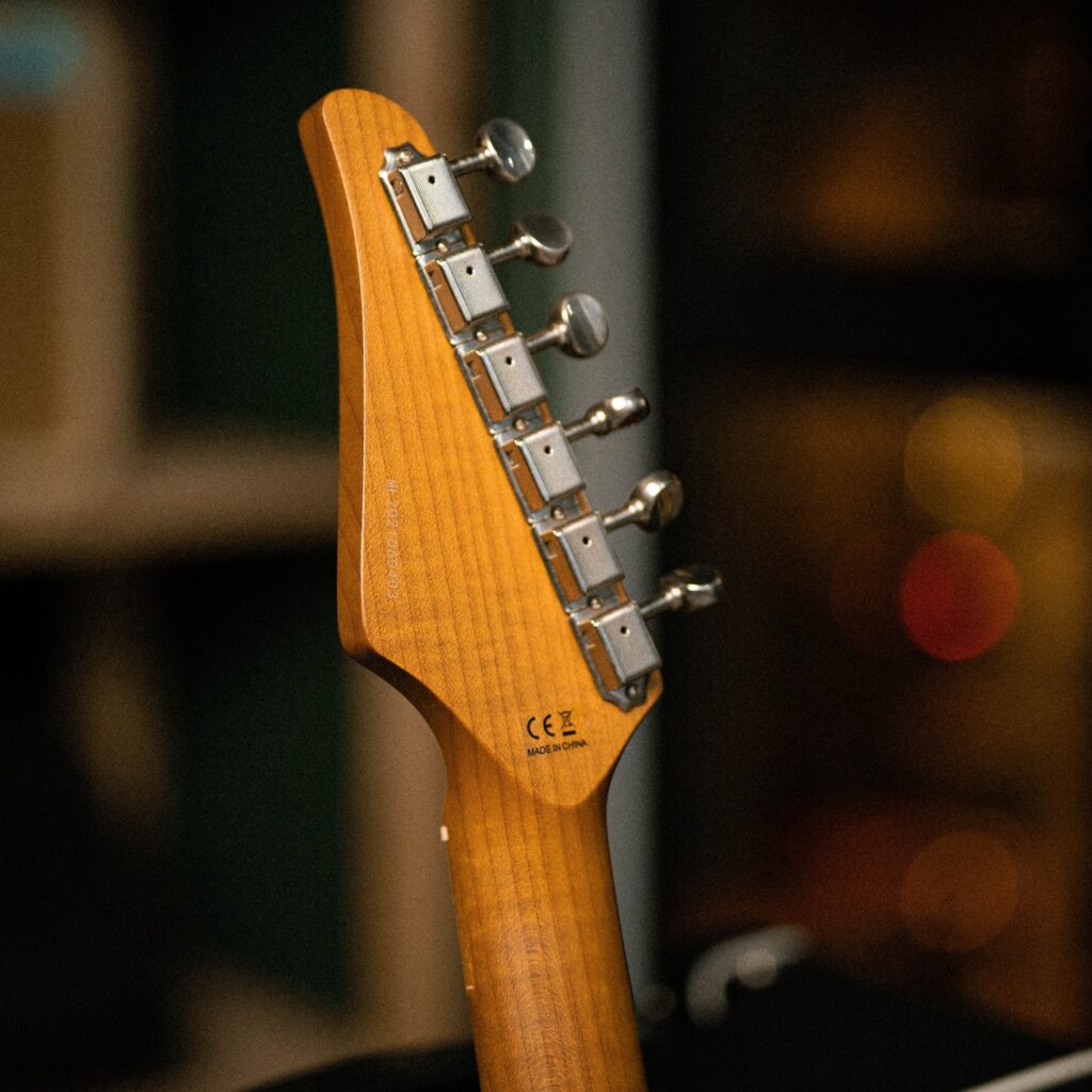 Soloking MT-3 Custom Quilted Maple FB Black Burst