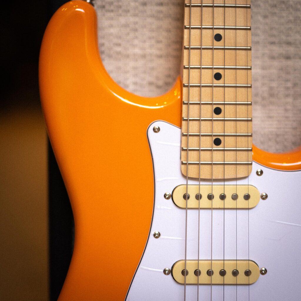 Soloqueen Stratocaster SSS Maple FB Orange Capri