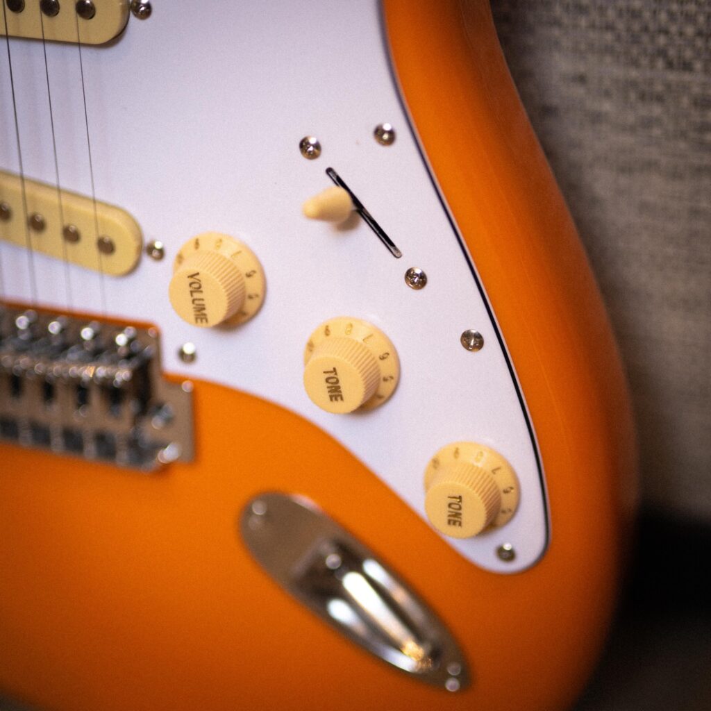 Soloqueen Stratocaster SSS Maple FB Orange Capri