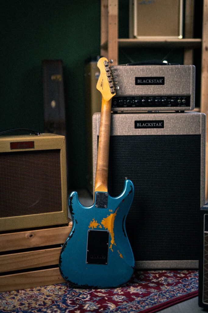 Vintage V6 ICON Series [Distressed Gun Hill Blue Over Sunburst]