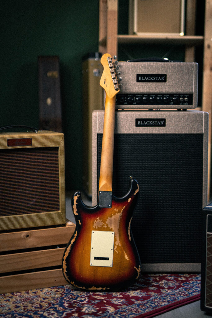 Vintage V6 ICON Series [Distressed Sunburst]