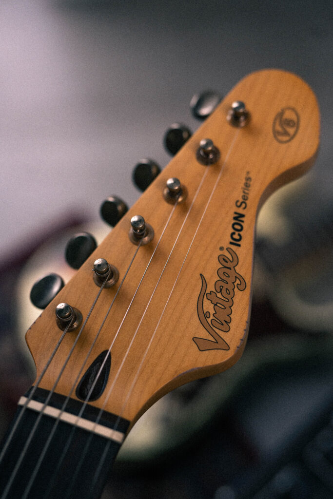 Vintage V6 ICON Series [Distressed Gun Hill Blue Over Sunburst]