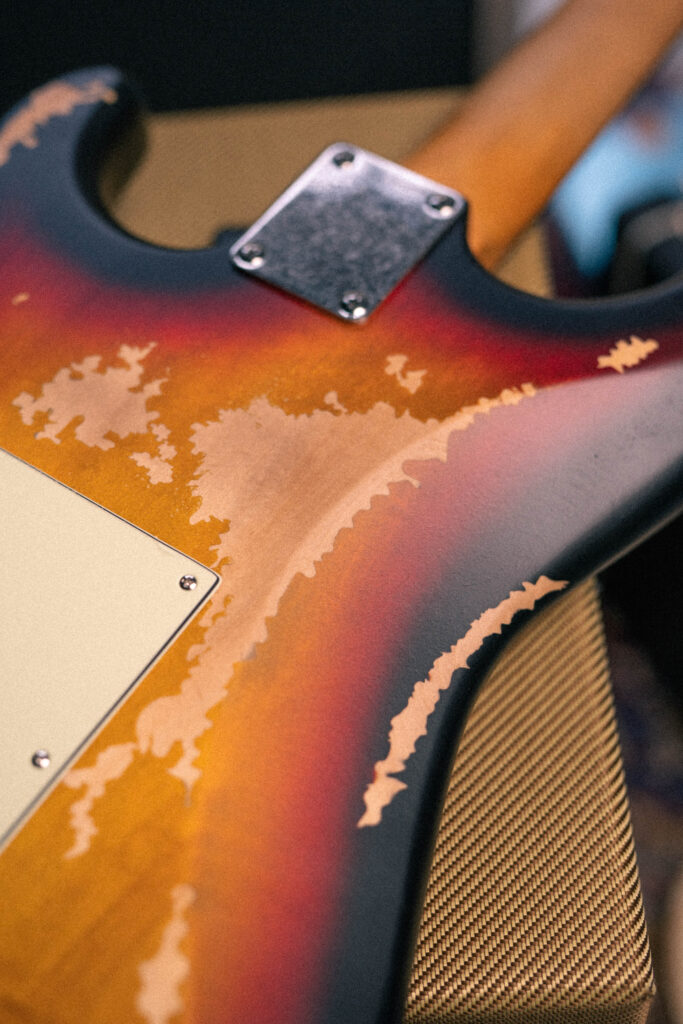 Vintage V6 ICON Series [Distressed Sunburst]