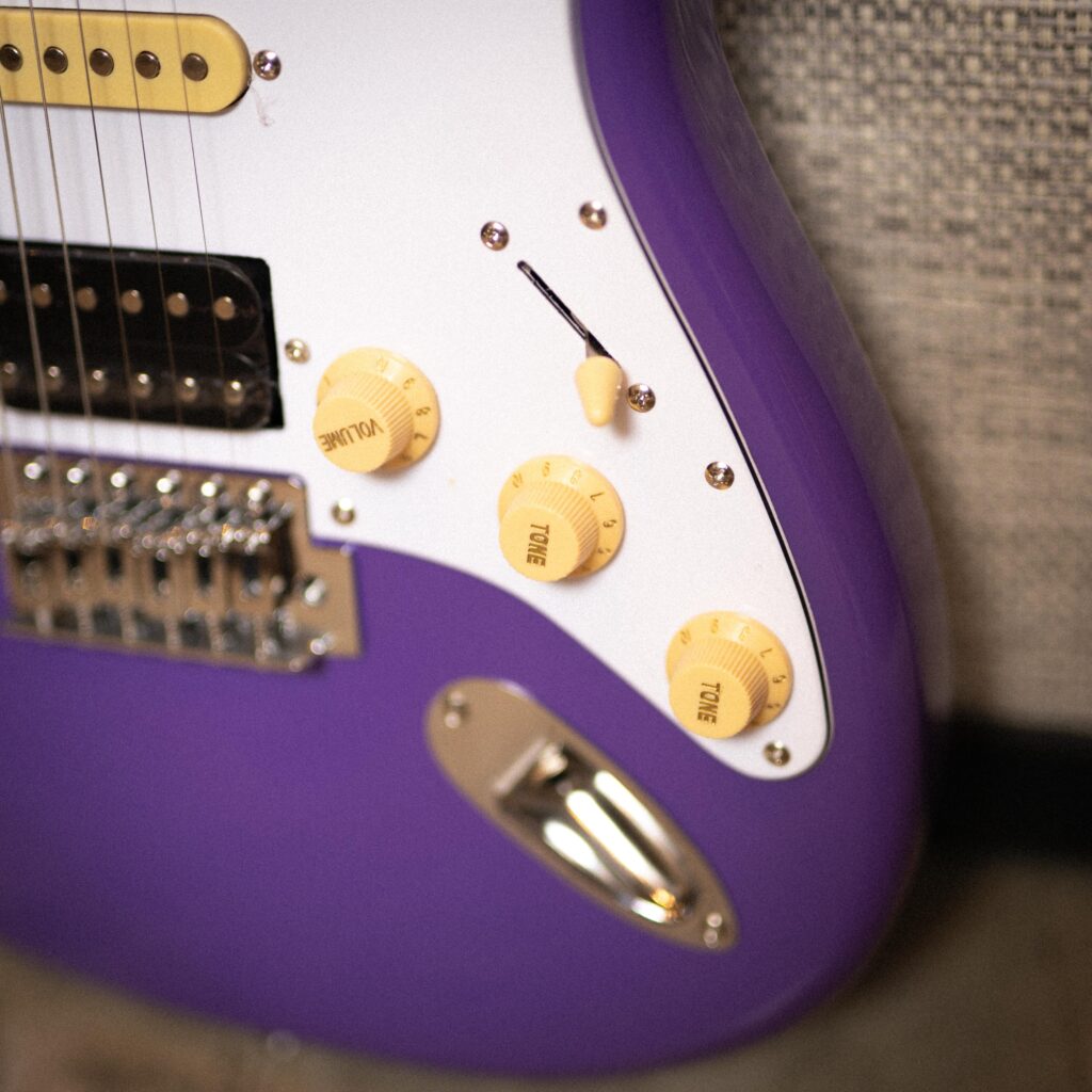 Soloqueen Stratocaster HSS Maple FB Lilac Purple
