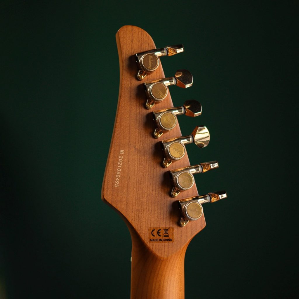 Soloking MT-1 Custom Roasted Maple HSS (BK)