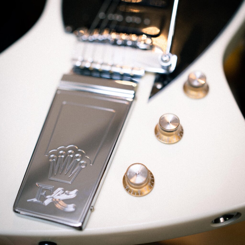 Fret King Black Label Esprit III, Vintage White