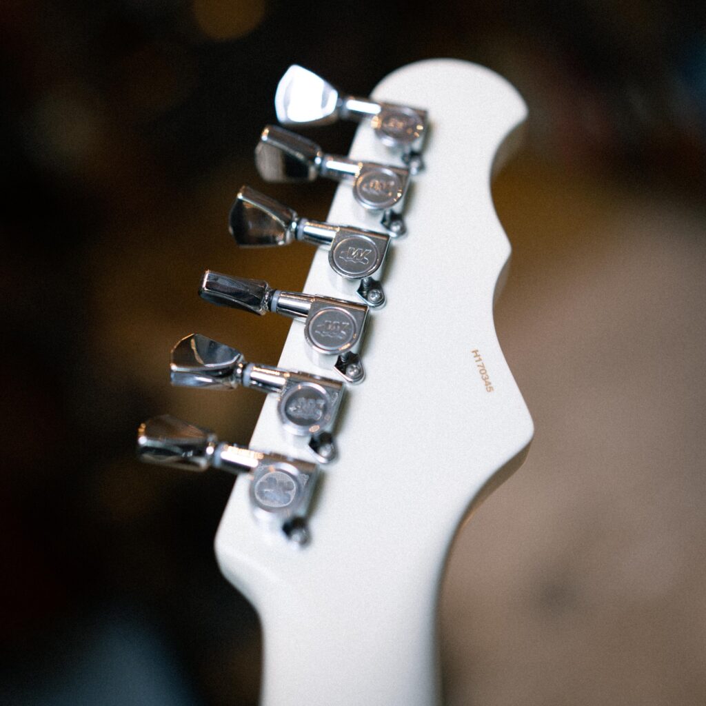 Fret King Black Label Esprit III, Vintage White