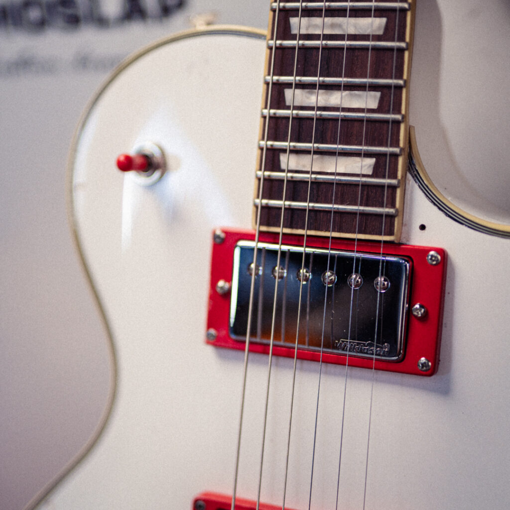 Vintage V100 ProShop Unique  Arctic White