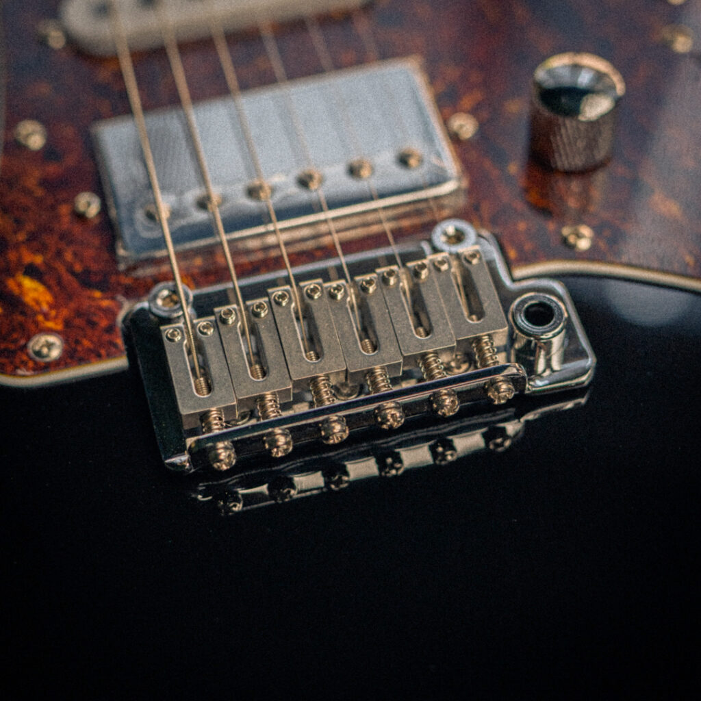 Corona Modern Plus SE Series Black