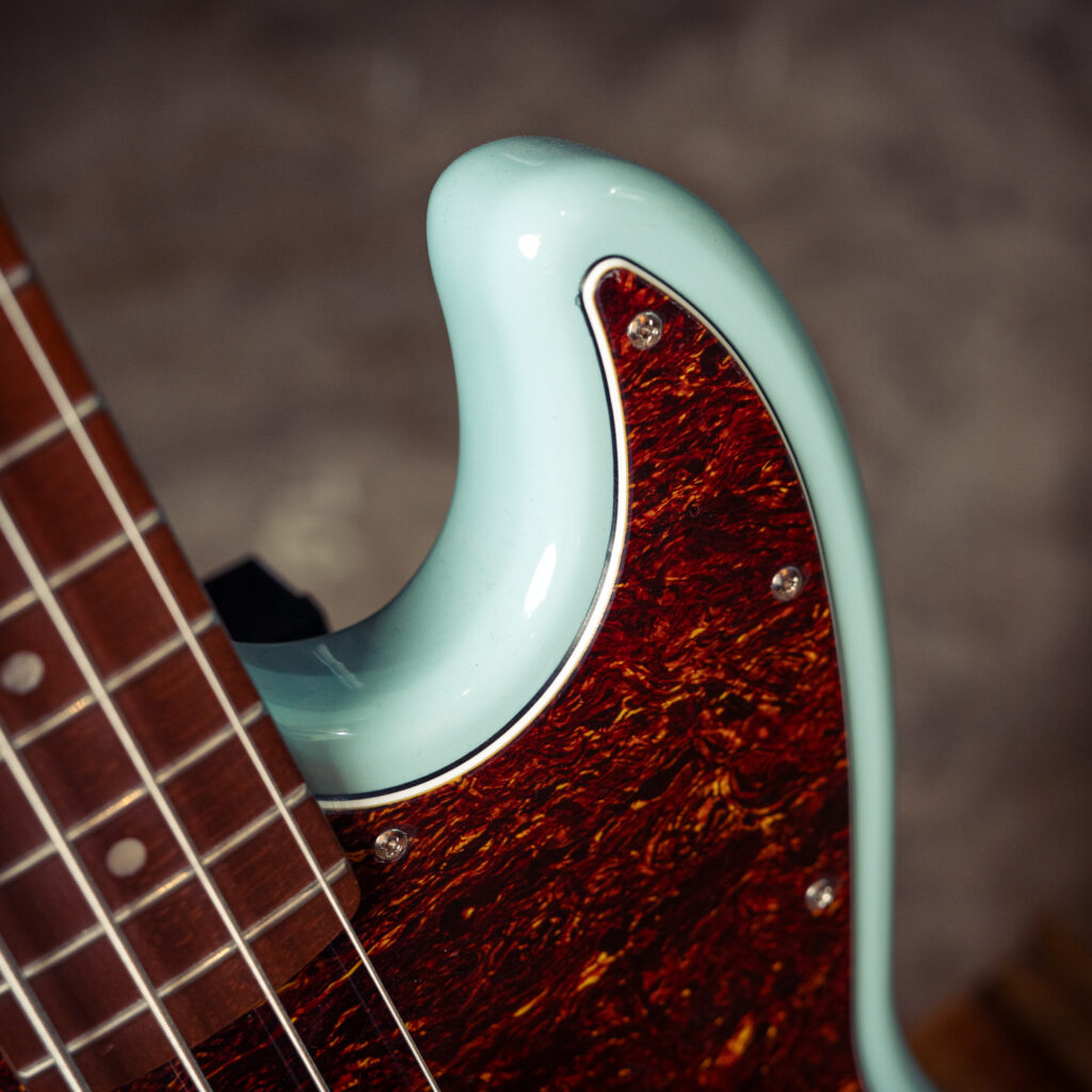 CORONA standard plus jazz bassTraditional Series Roasted Maple Fretboard&Neck(DAPHNE BLUE)