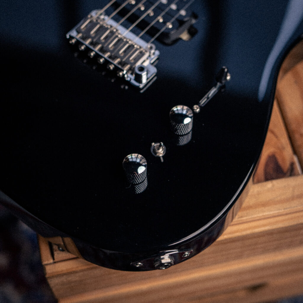 Corona Modern Plus T Series Black