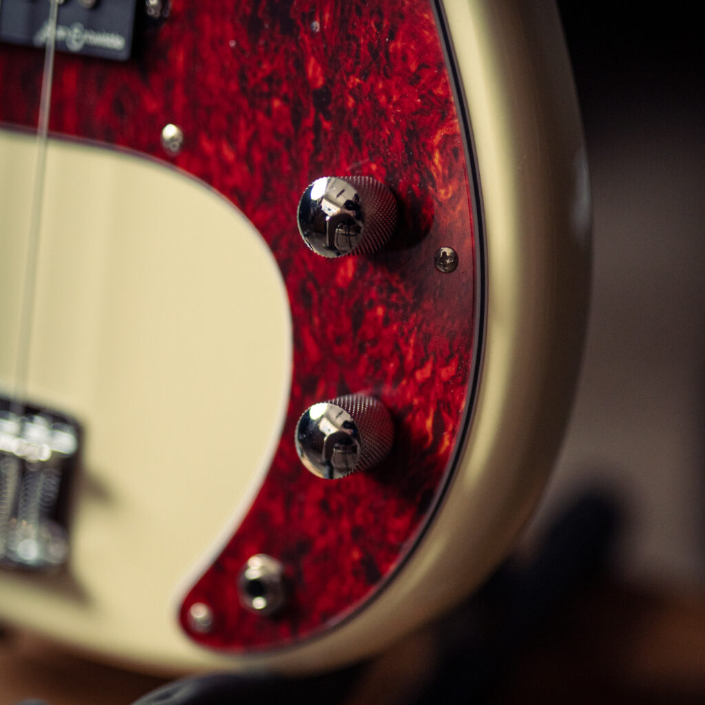 Vintage V40 Coaster Series Bass Guitar Pack