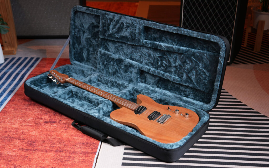 Real Mission Night Pulse-E ซอฟท์เคสกีตาร์ไฟฟ้า สีดำ