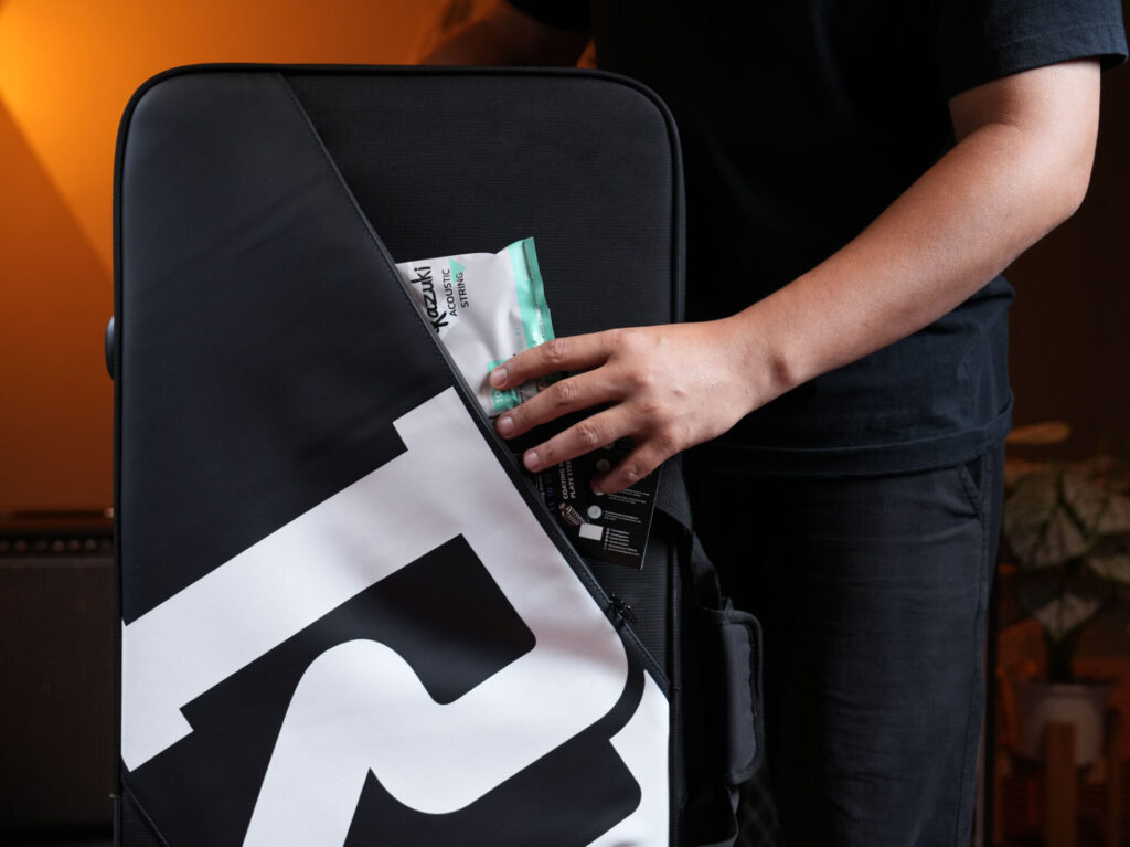 Real Mission Night Pulse-E ซอฟท์เคสกีตาร์ไฟฟ้า สีดำ