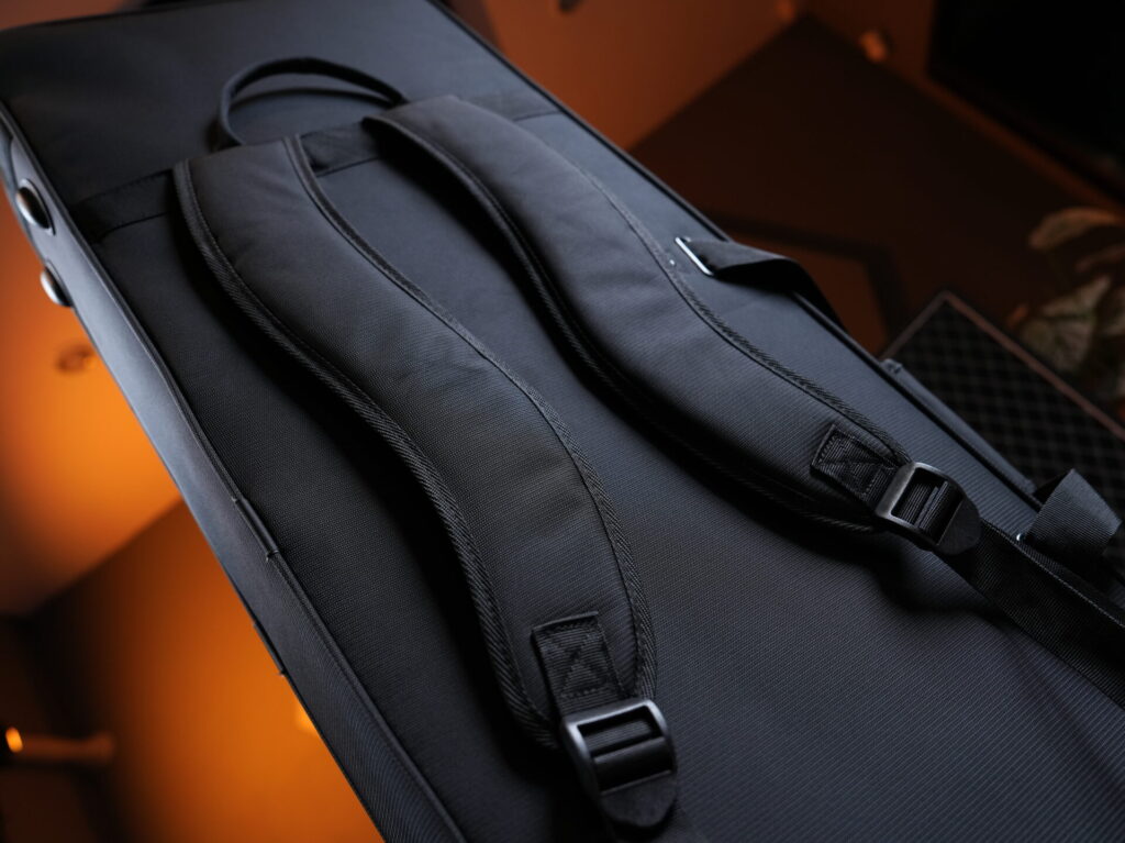 Real Mission Night Pulse-E ซอฟท์เคสกีตาร์ไฟฟ้า สีดำ