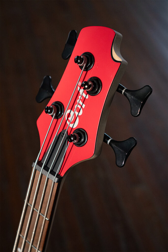 Cort C4 Deluxe เบสไฟฟ้า 4 สาย