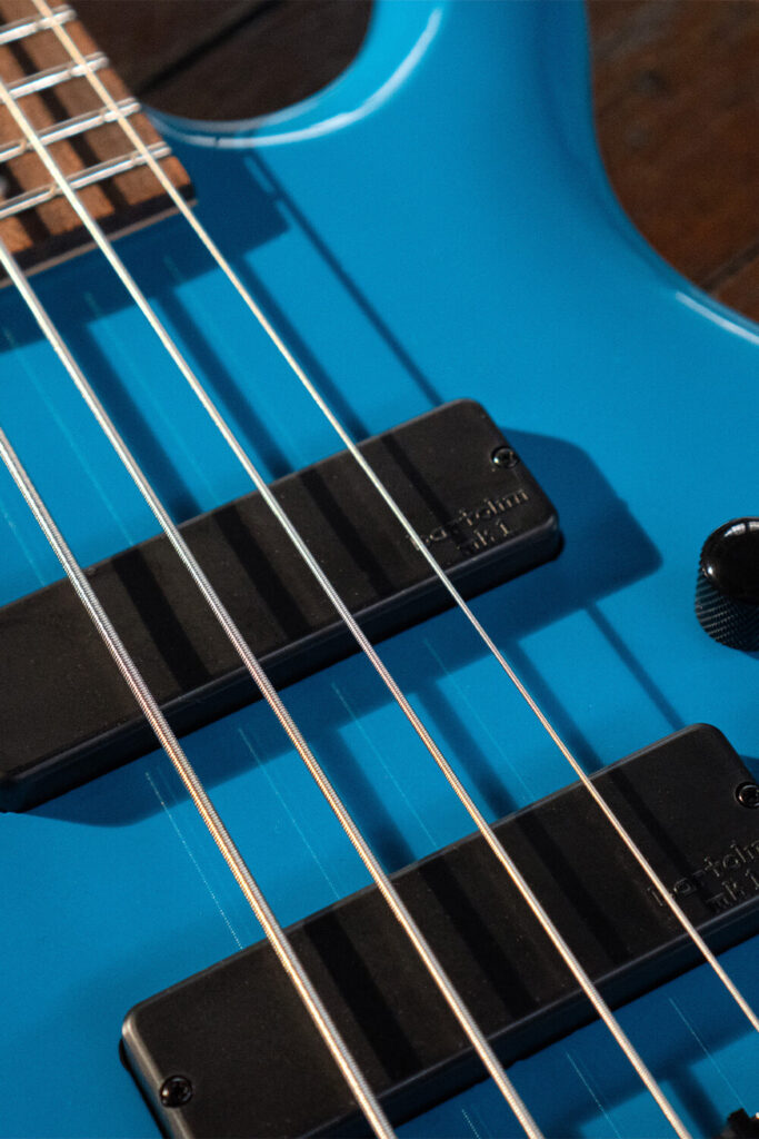 Cort C4 Deluxe เบสไฟฟ้า 4 สาย