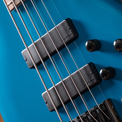 Cort C5 Deluxe เบสไฟฟ้า 5 สาย