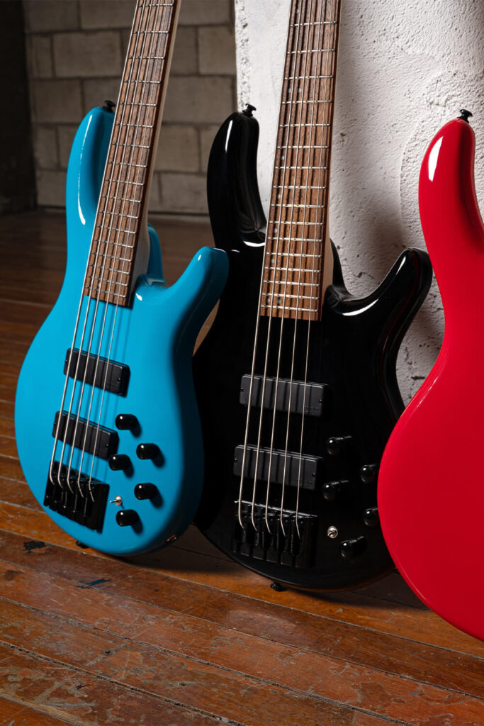 Cort C5 Deluxe เบสไฟฟ้า 5 สาย